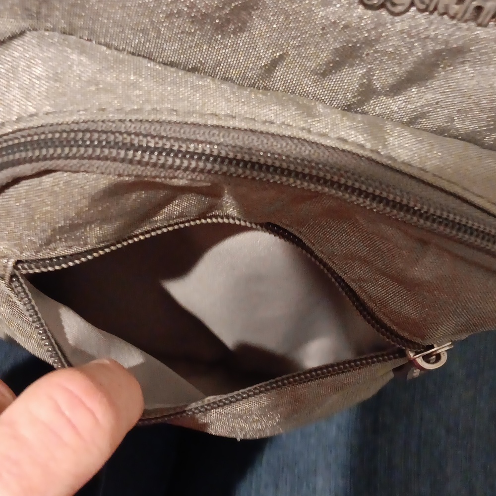 Baggallini Mini Backpack/Convertable Sling Purse … - image 4